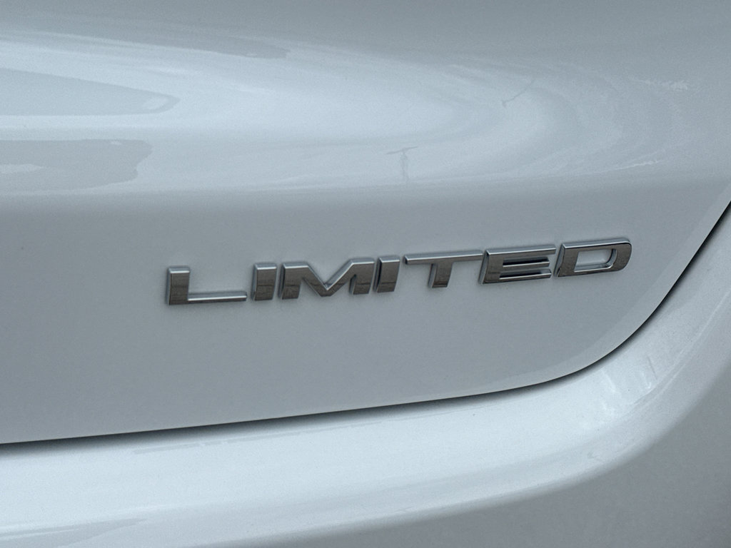 Used 2025 Jeep Compass Limited AWD/4WD image 9
