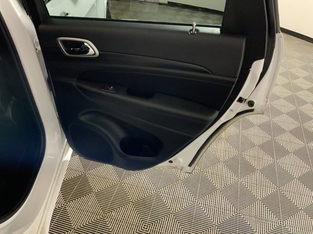 Used 2021 Jeep Grand Cherokee Laredo X AWD/4WD image 38