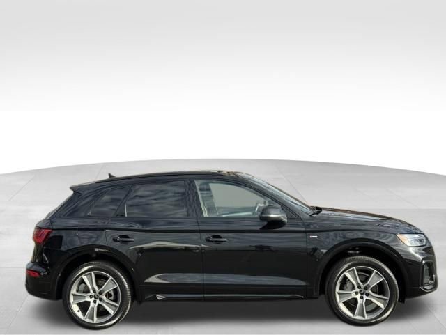 Certified 2023 Audi Q5 2.0T Premium w/ Convenience Package image 3
