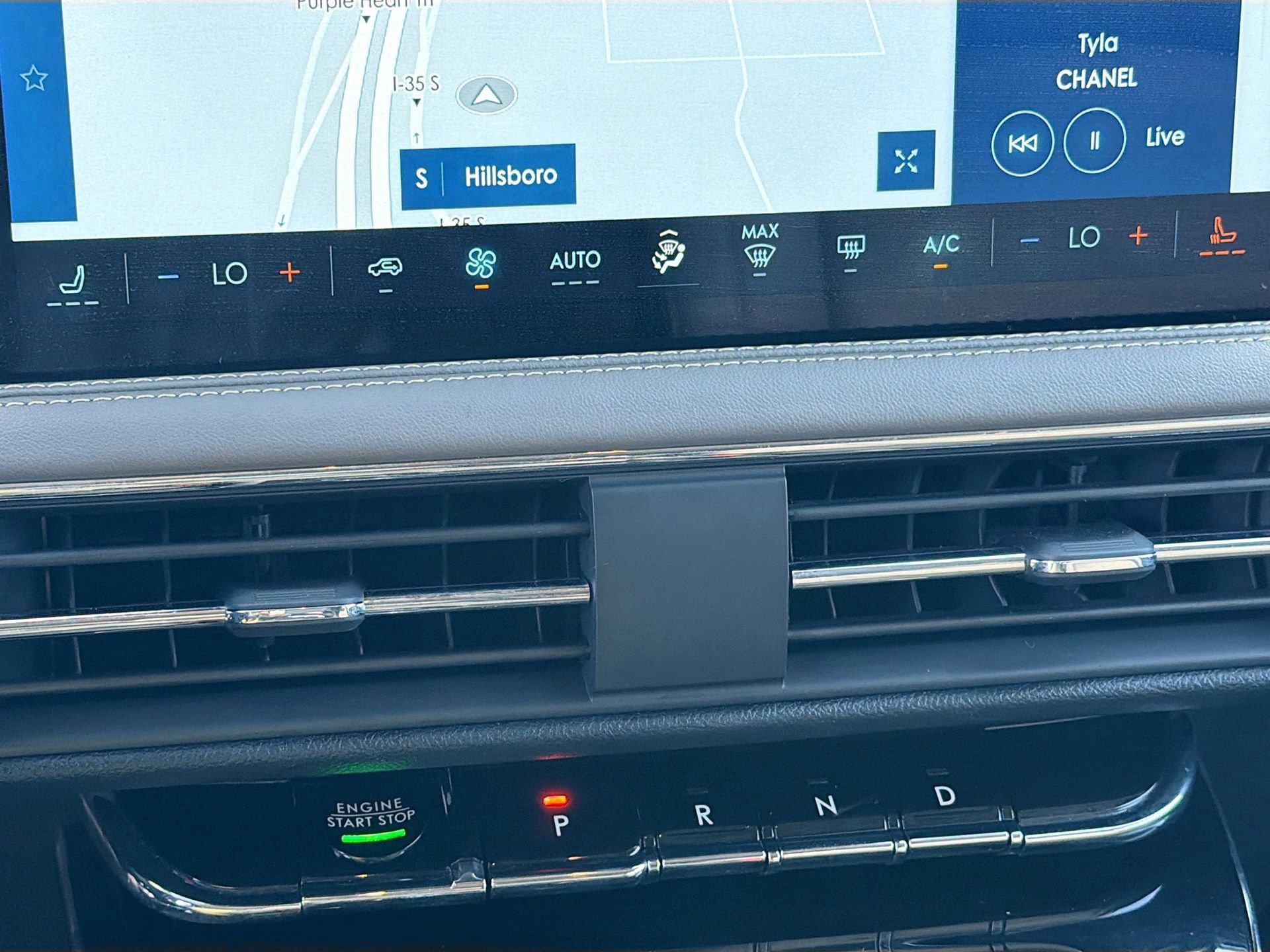 Used 2025 Lincoln Corsair FWD image 18