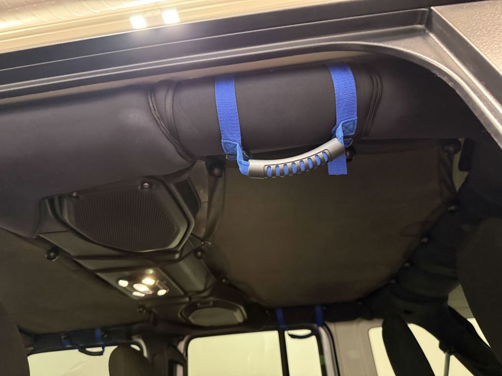 Used 2022 Jeep Wrangler Unlimited Sport image 49