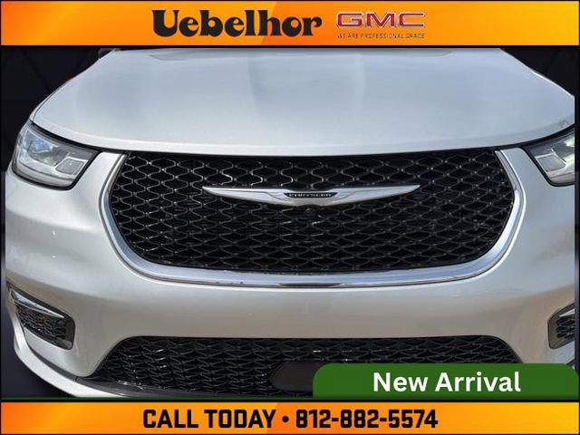 Used 2024 Chrysler Pacifica Limited image 14