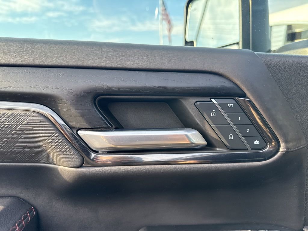 Used 2024 GMC Sierra 2500 AT4X image 12