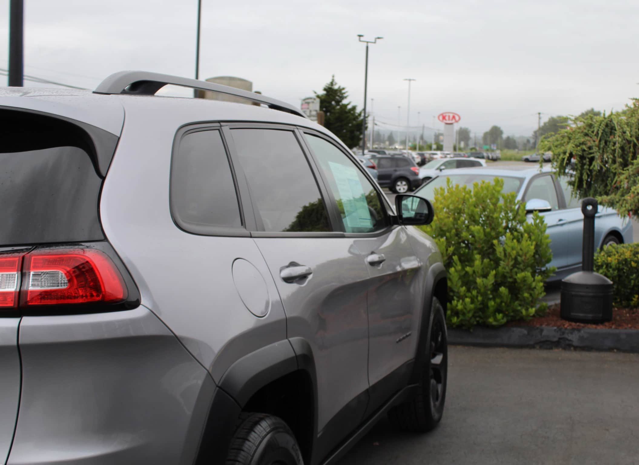 Used 2018 Jeep Cherokee Trailhawk w/ Comfort/Convenience Group AWD/4WD image 7