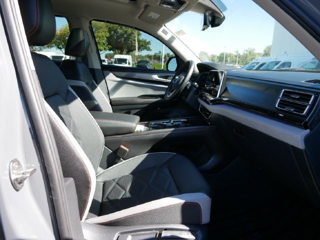 Used 2025 Volkswagen Atlas Peak Edition SE AWD/4WD image 12