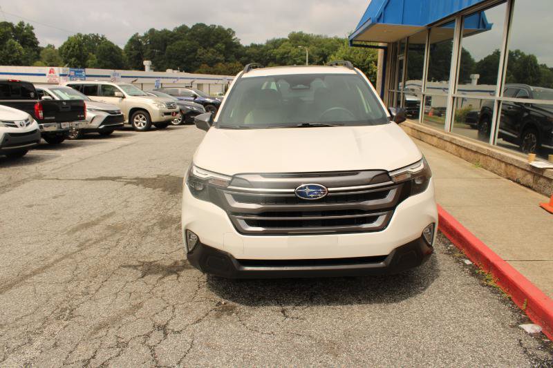 Used 2025 Subaru Forester Premium AWD/4WD image 2
