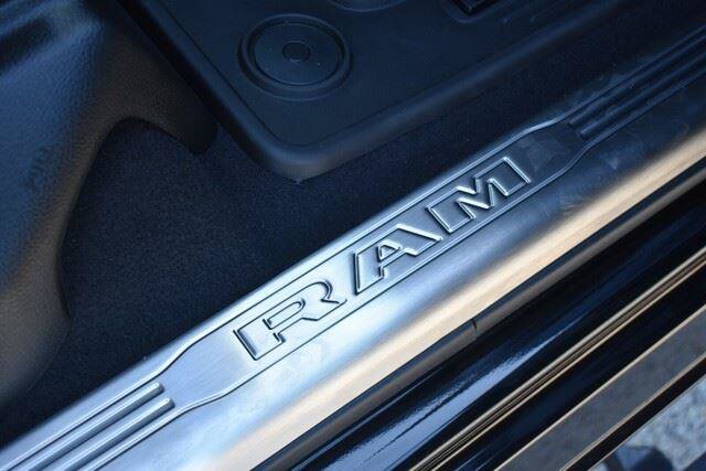 Used 2025 RAM 3500 Limited AWD/4WD image 18