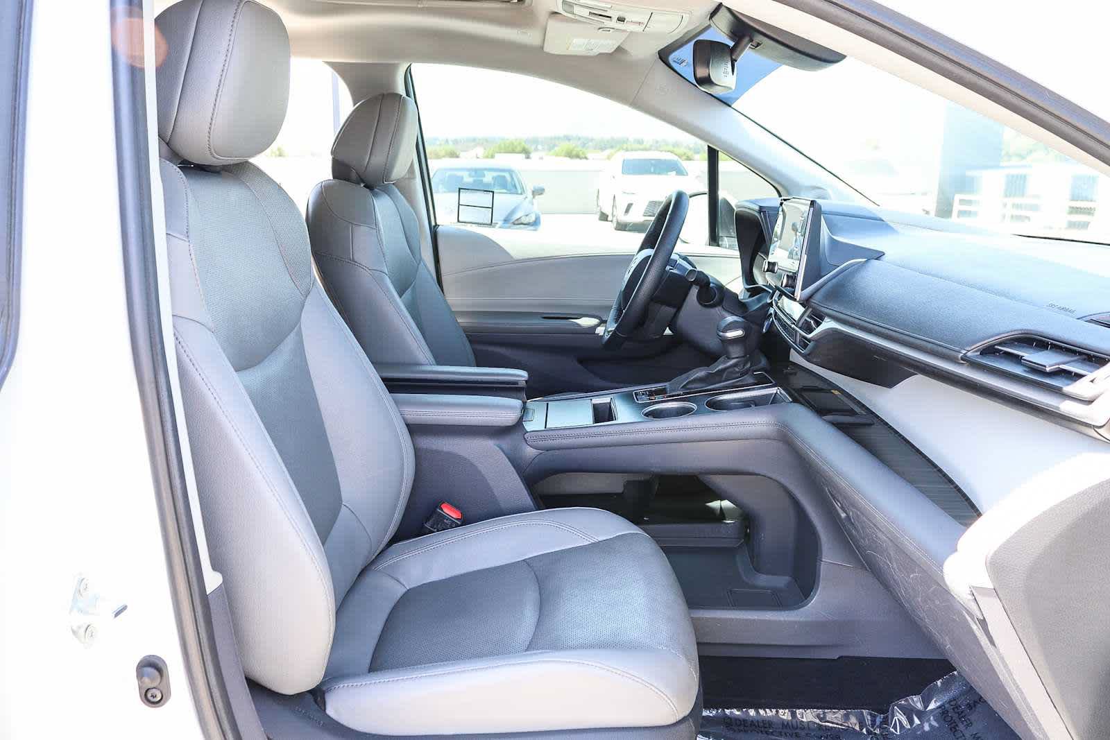 Used 2023 Toyota Sienna Limited AWD/4WD image 19