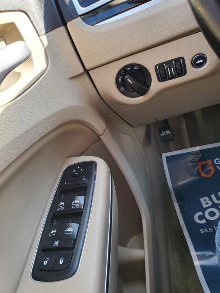 Used 2012 Chrysler 300 RWD image 11