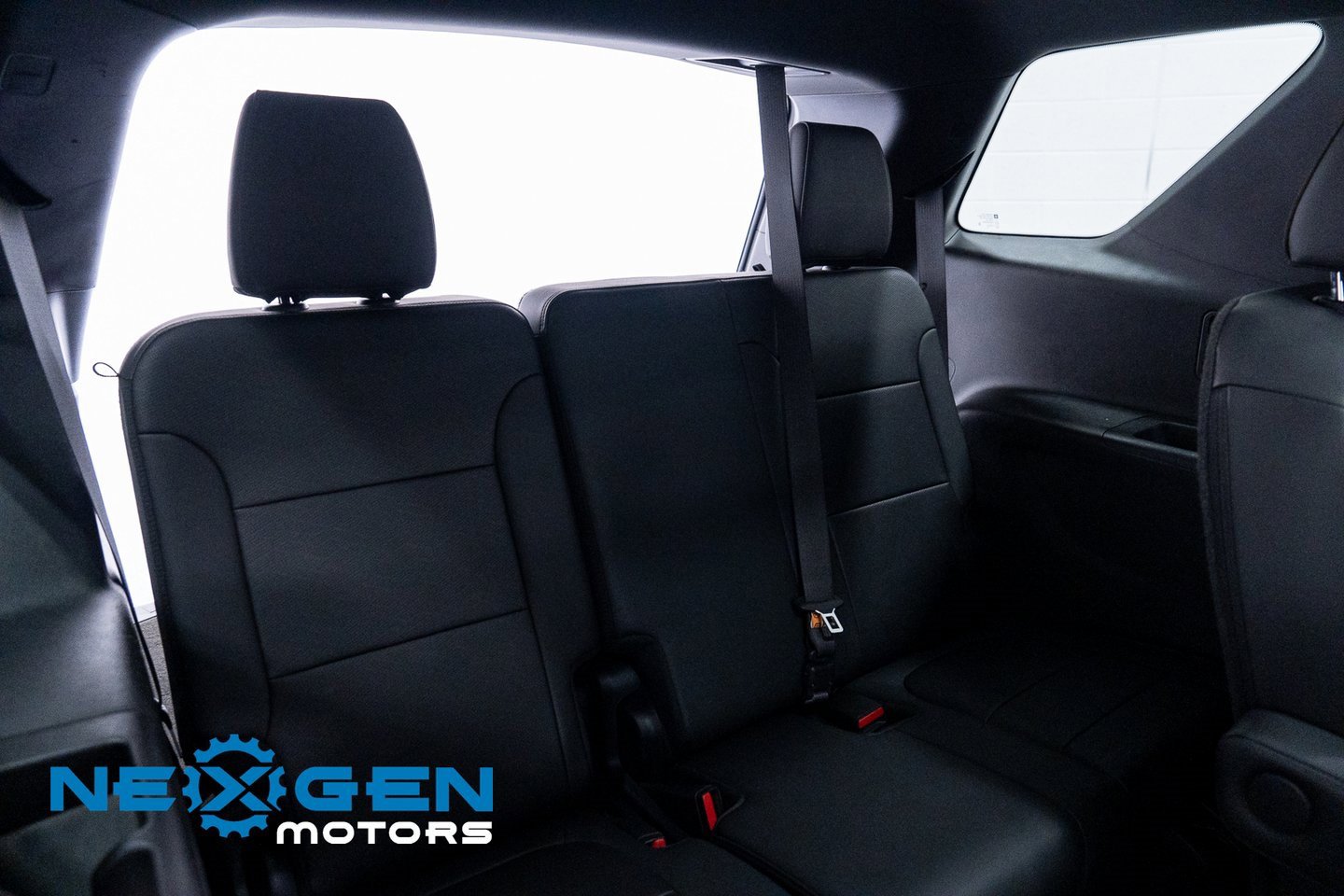 Used 2023 Chevrolet Traverse High Country image 48