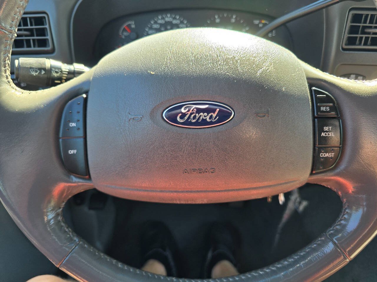 Used 2004 Ford Excursion XLT AWD/4WD image 17