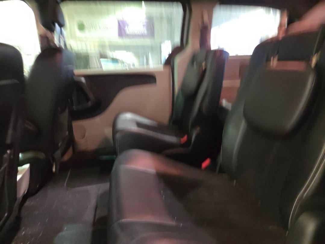 Used 2018 Dodge Grand Caravan SXT image 11