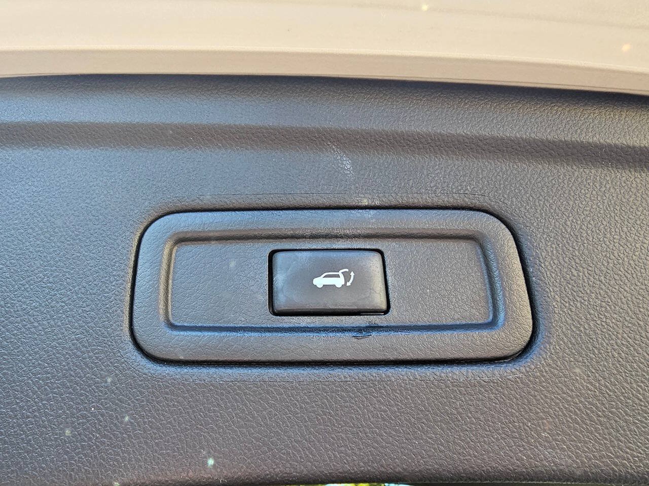 Used 2017 INFINITI QX70 2WD image 36