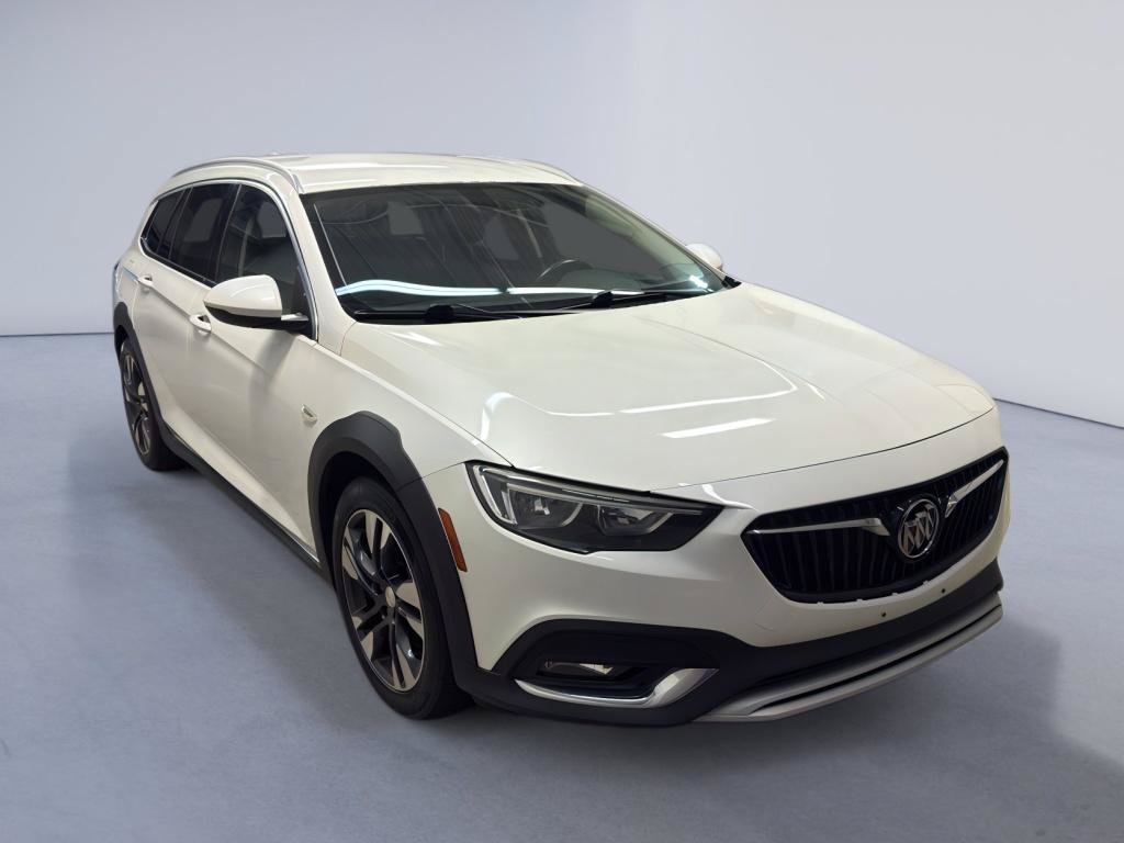 Used 2020 Buick Regal Preferred w/ Sights and Sounds Package AWD/4WD image 1