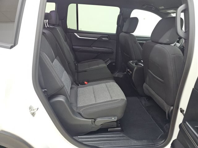 Used 2025 GMC Acadia Elevation FWD image 13