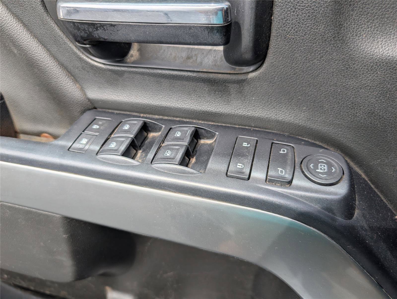 Used 2018 Chevrolet Silverado 1500 LT image 15