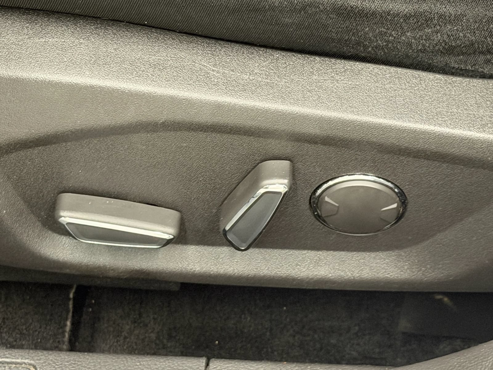 Used 2014 Ford Fusion SE FWD image 23