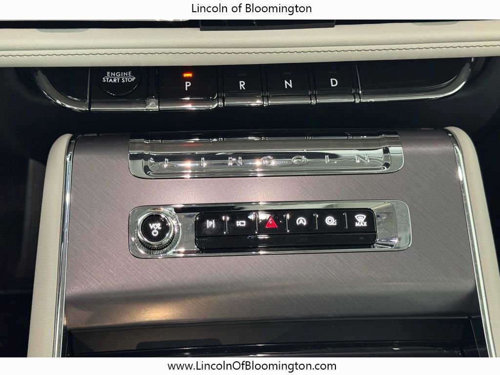 Used 2025 Lincoln Aviator AWD w/ Equipment Group 101A image 38