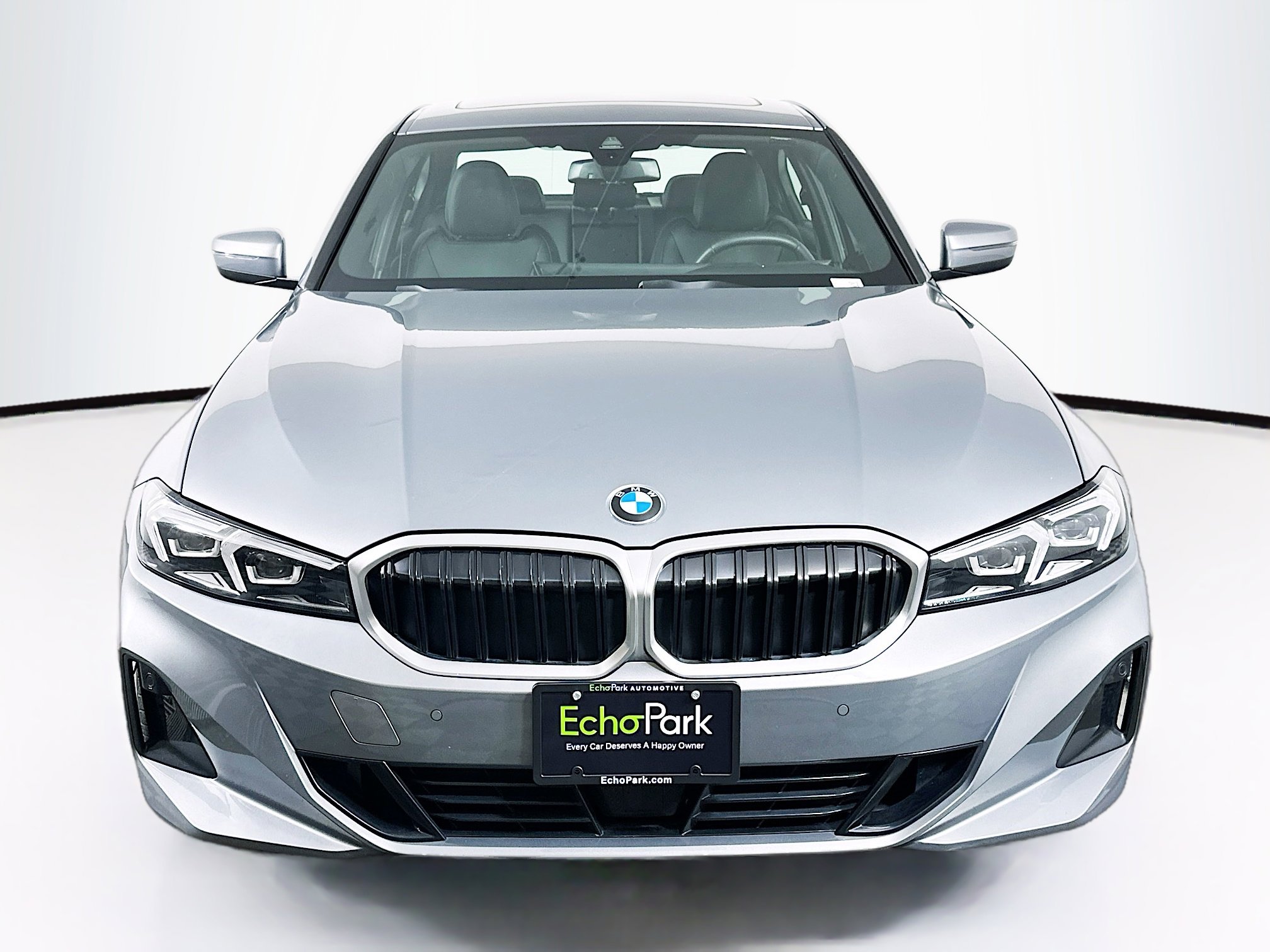 Used 2025 BMW 330i Sedan image 2