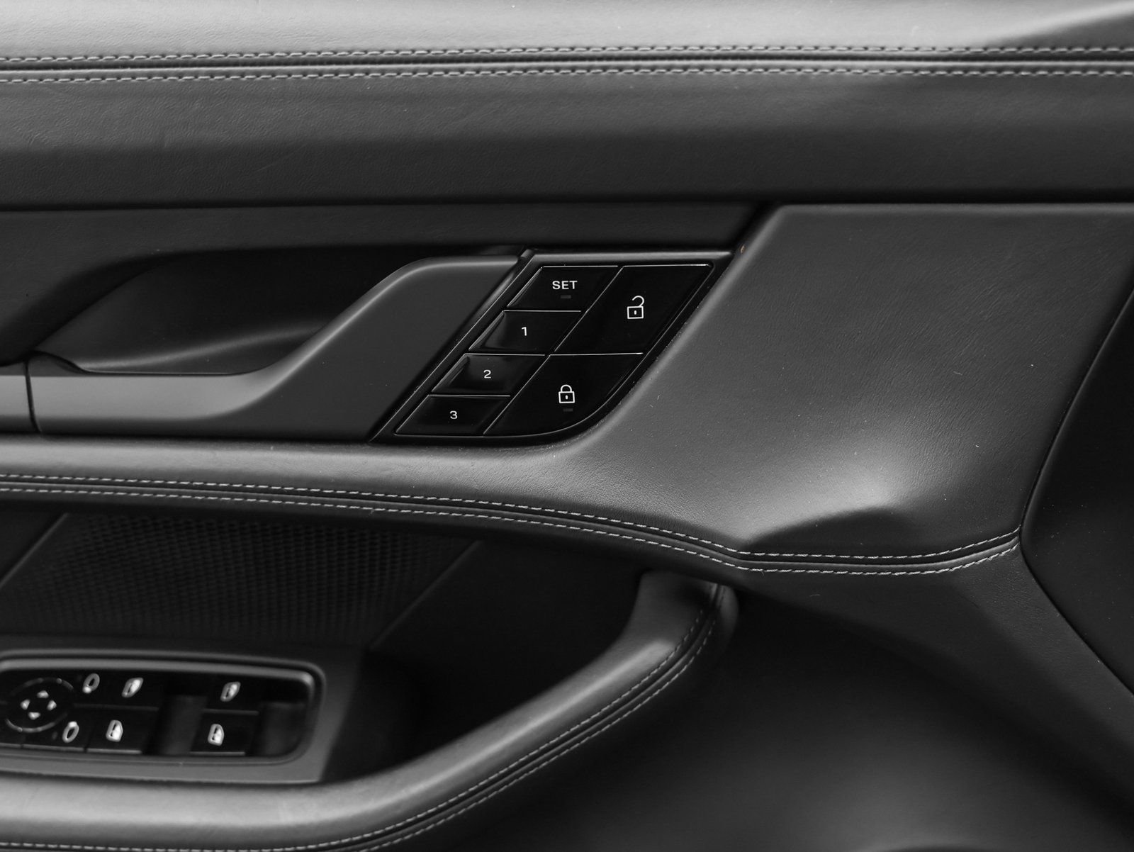 Certified 2021 Porsche Taycan Turbo image 32