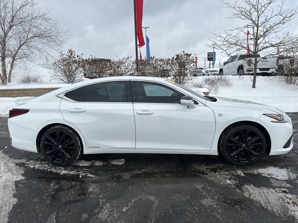 Used 2022 Lexus ES 300h F Sport w/ Accessory Package image 16