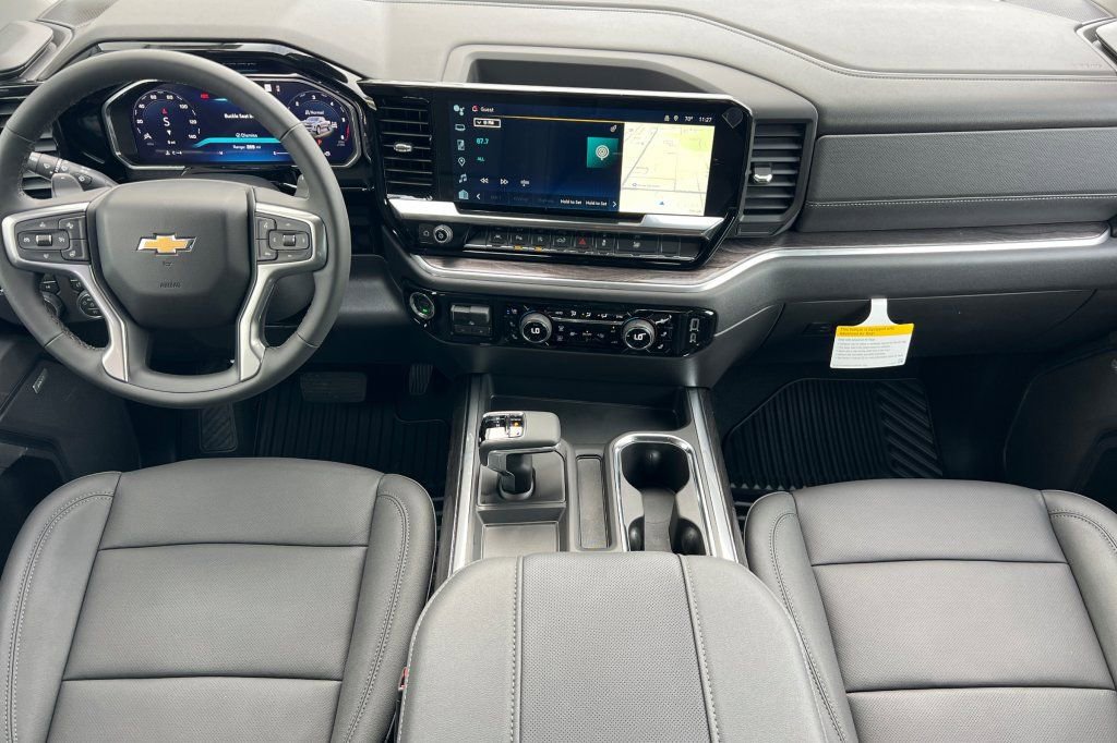 New 2026 Chevrolet Silverado 1500 LTZ w/ LTZ Premium Package AWD/4WD image 10