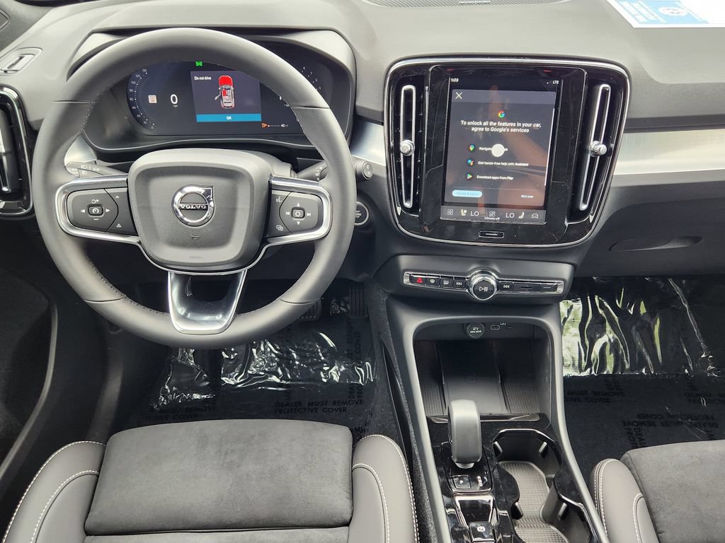 New 2026 Volvo XC40 B5 Ultra w/ Climate Package AWD/4WD image 3