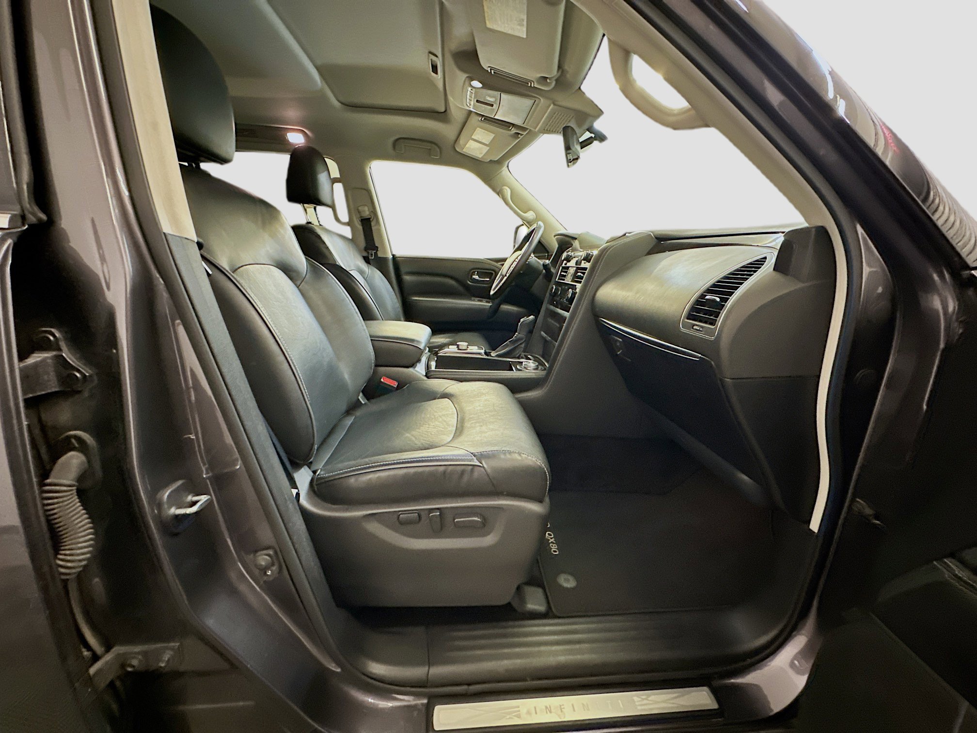 Used 2024 INFINITI QX80 Luxe image 34