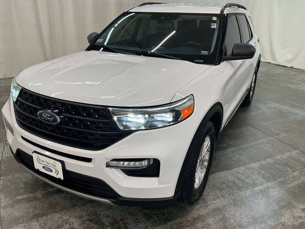 Used 2020 Ford Explorer XLT w/ Equipment Group 202A RWD image 2