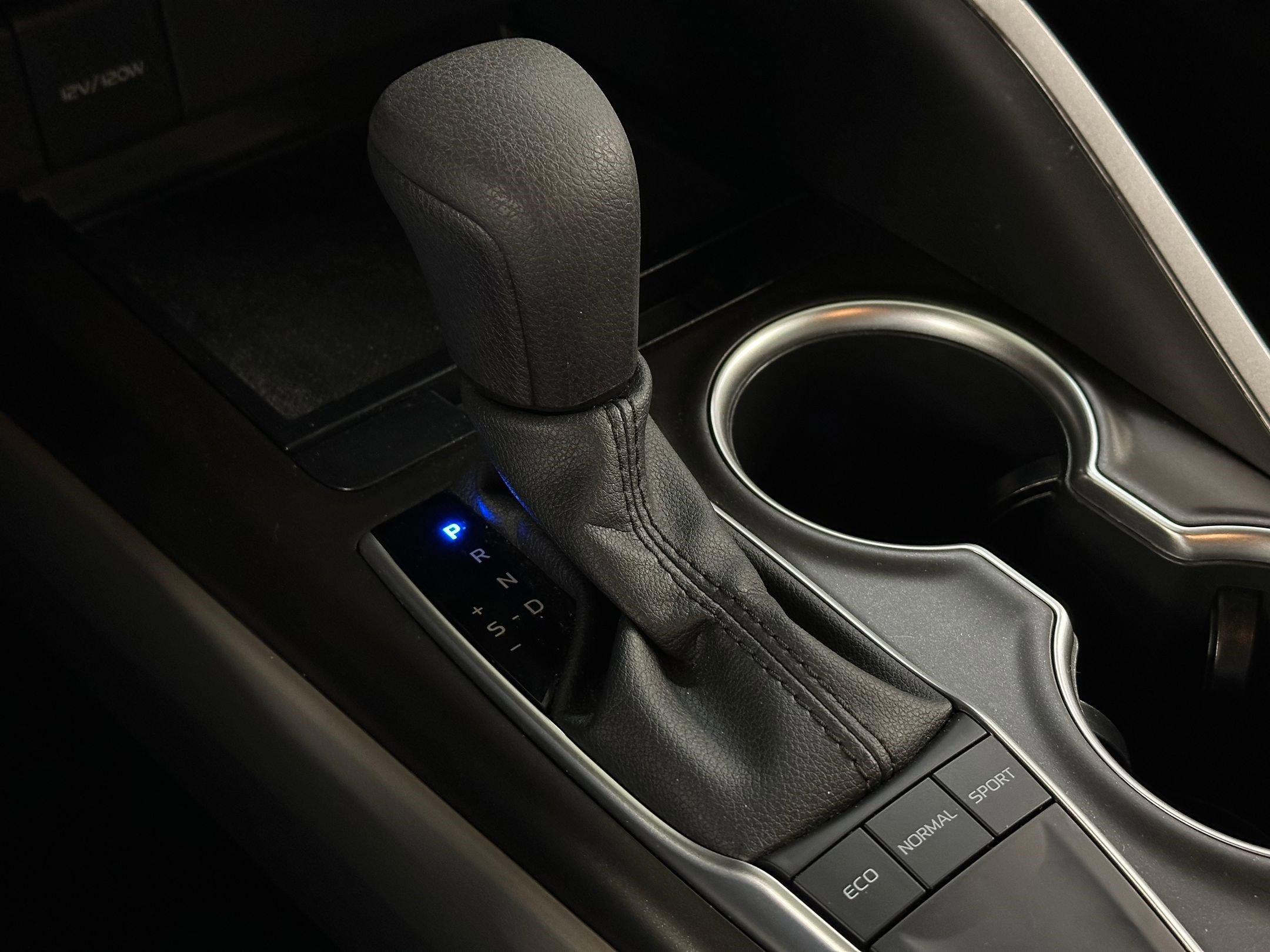 Used 2023 Toyota Camry LE image 29