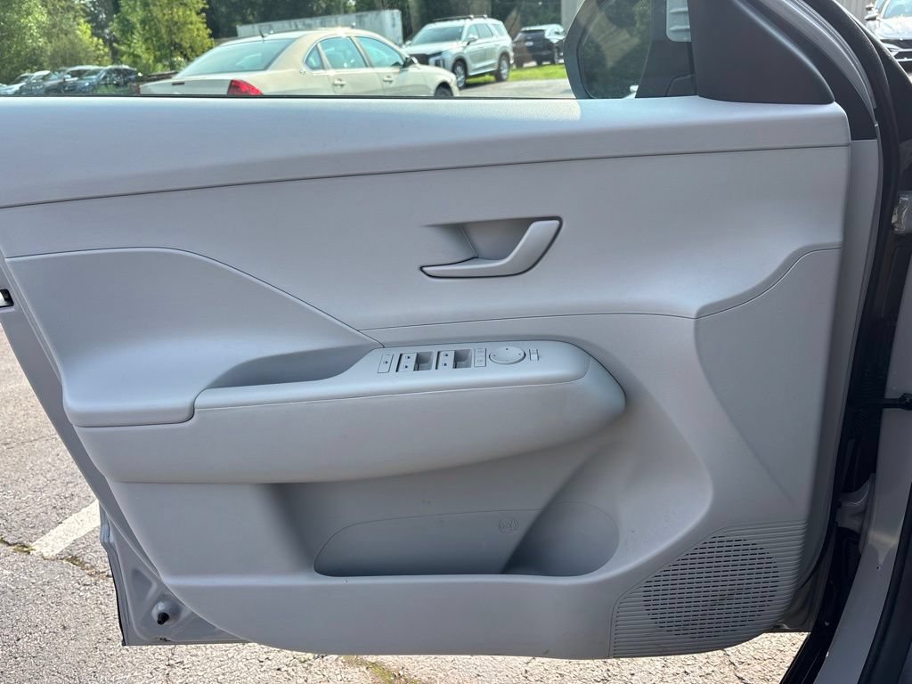 Certified 2024 Hyundai Kona SEL AWD/4WD image 19