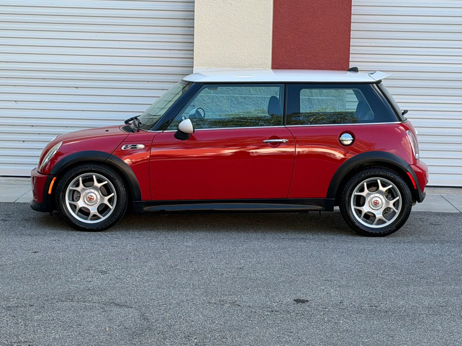 Used 2005 MINI Cooper S image 16