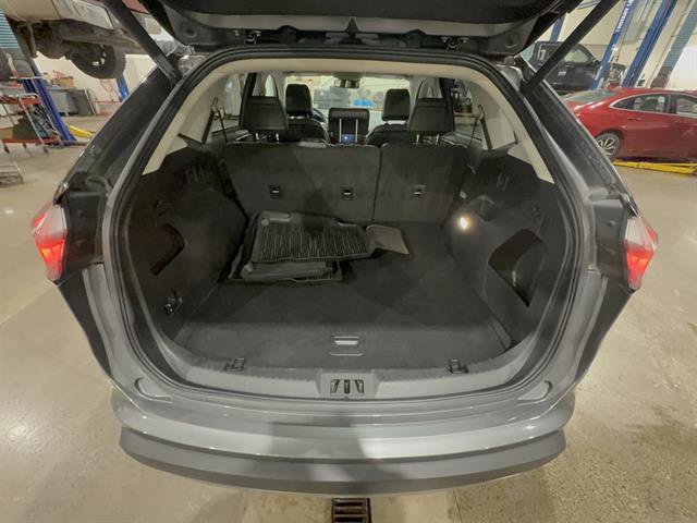 Certified 2022 Ford Edge SEL w/ Convenience Package AWD/4WD image 4