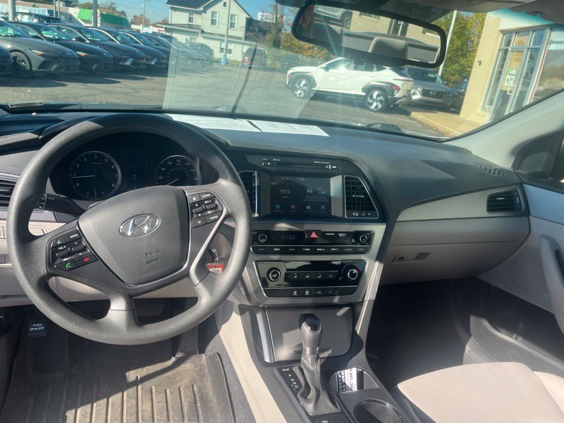 Used 2017 Hyundai Sonata SE FWD image 11