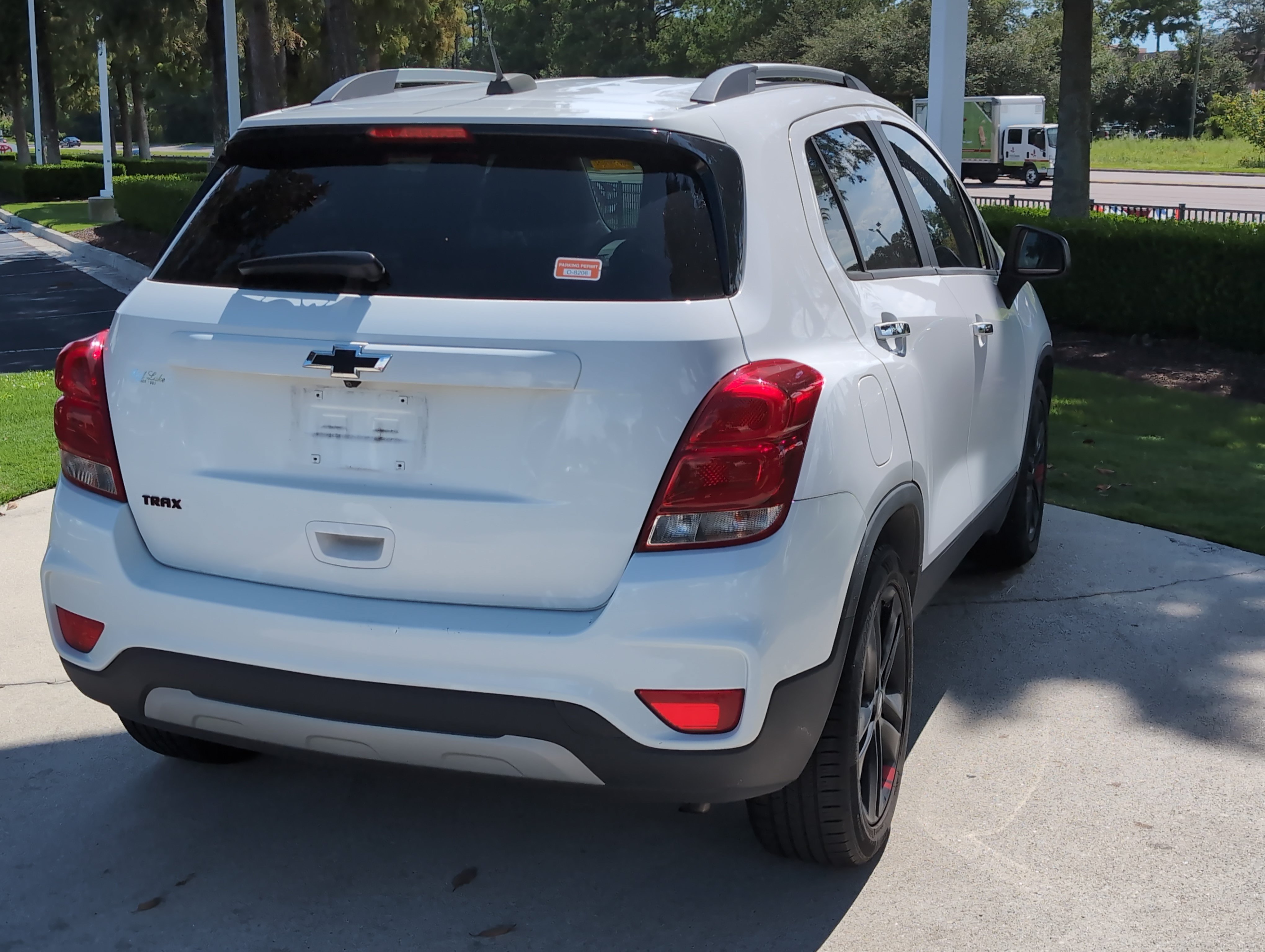 Used 2018 Chevrolet Trax LT w/ Sun & Sound Package FWD image 10