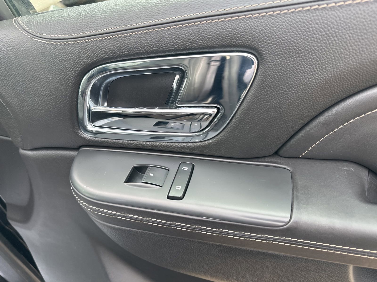 Used 2014 Cadillac Escalade ESV Platinum AWD/4WD image 50