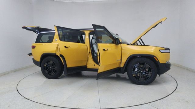 Used 2024 Rivian R1S Adventure image 74