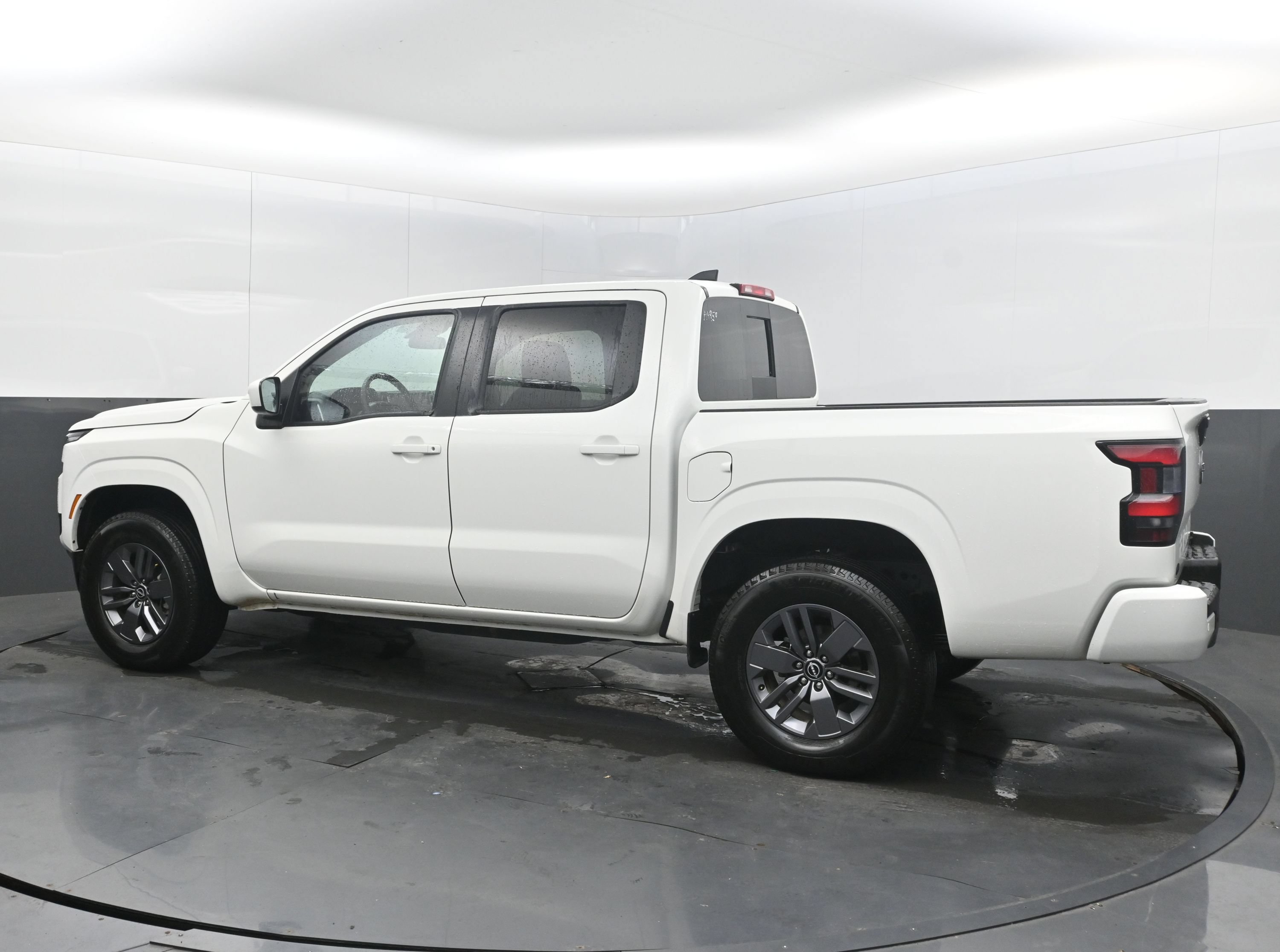 Used 2026 Nissan Frontier SV AWD/4WD image 7