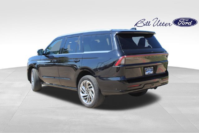 Used 2025 Lincoln Navigator Reserve AWD/4WD image 7