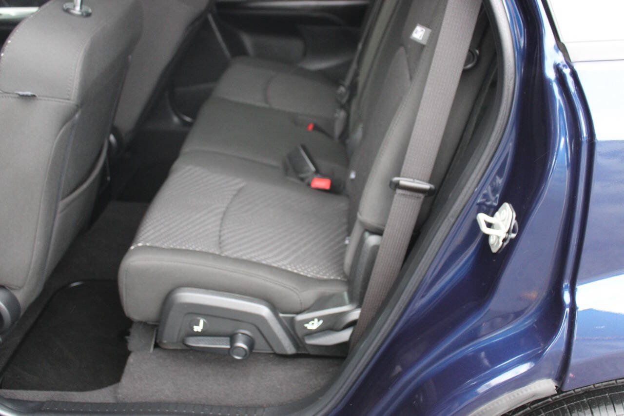 Used 2019 Dodge Journey SE FWD image 10