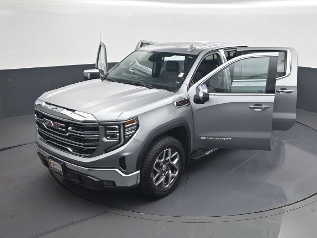 Used 2023 GMC Sierra 1500 SLT w/ SLT Premium Package AWD/4WD image 30