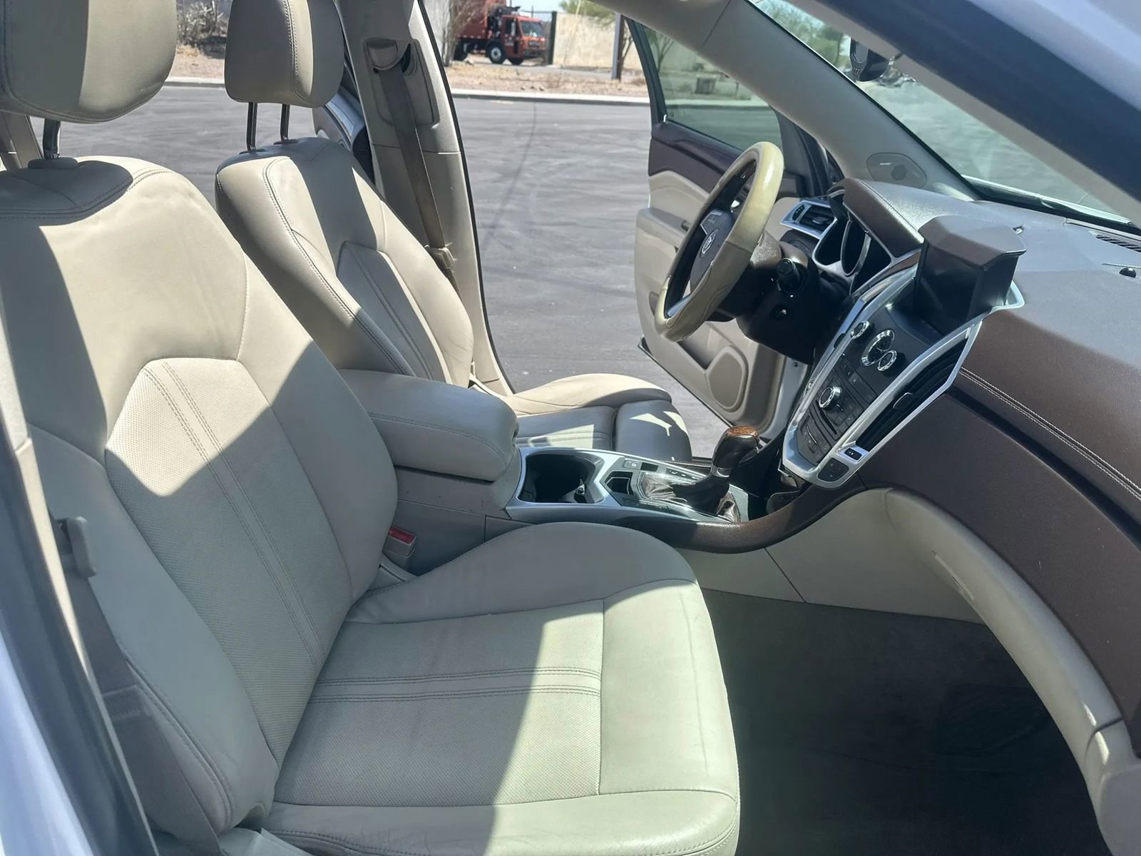 Used 2011 Cadillac SRX Luxury FWD image 21