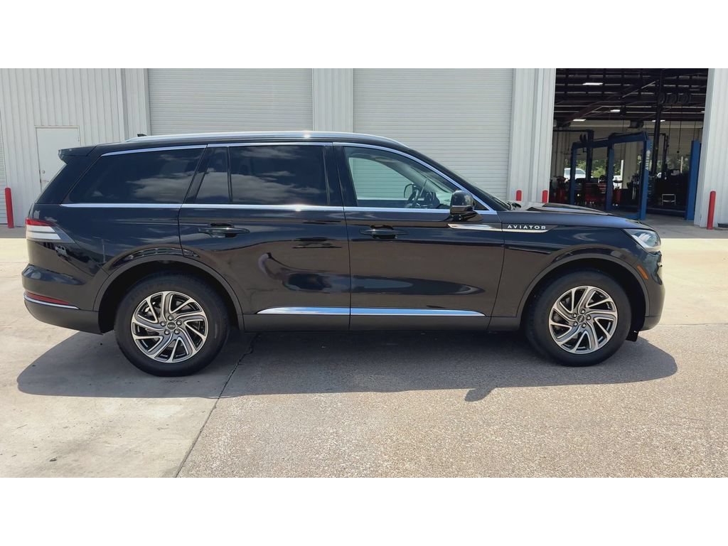 Used 2023 Lincoln Aviator AWD image 9