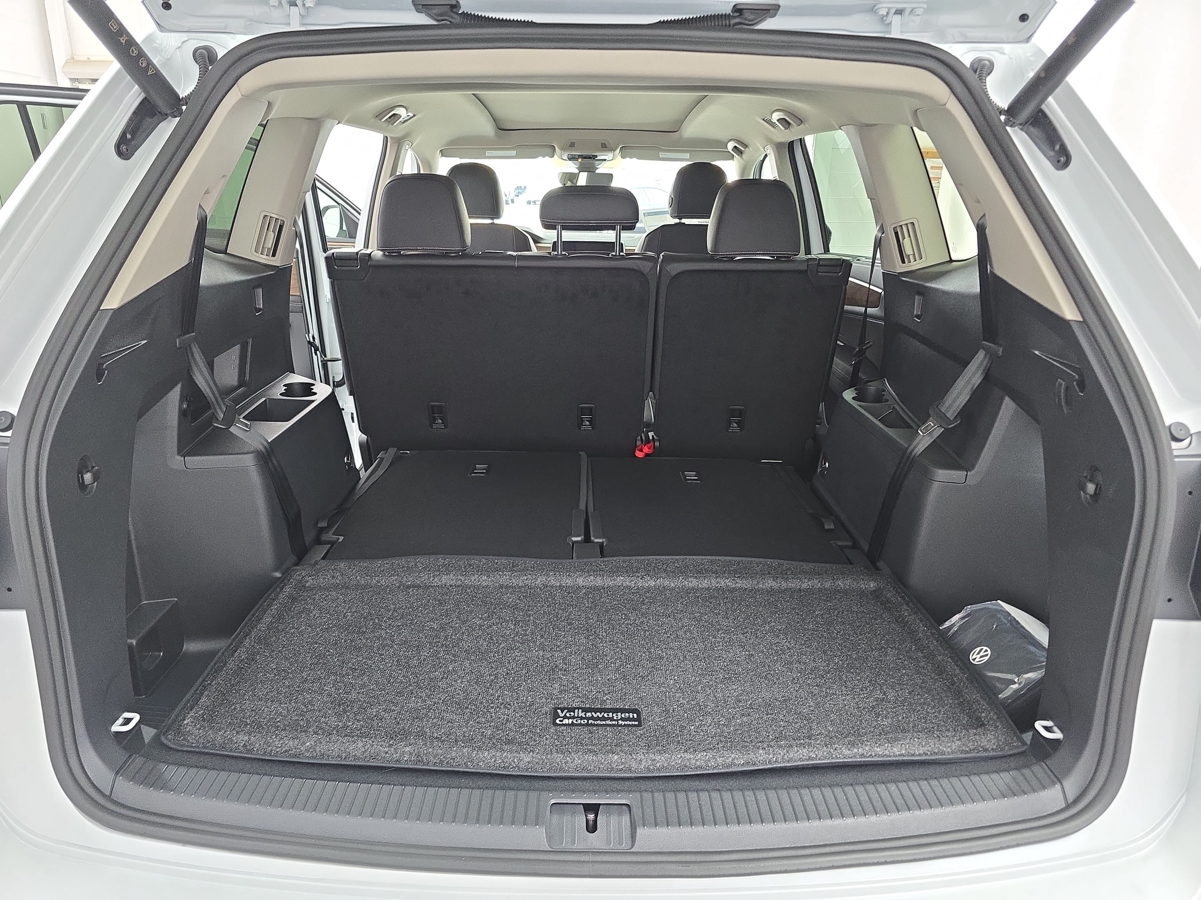 New 2026 Volkswagen Atlas SE FWD image 13