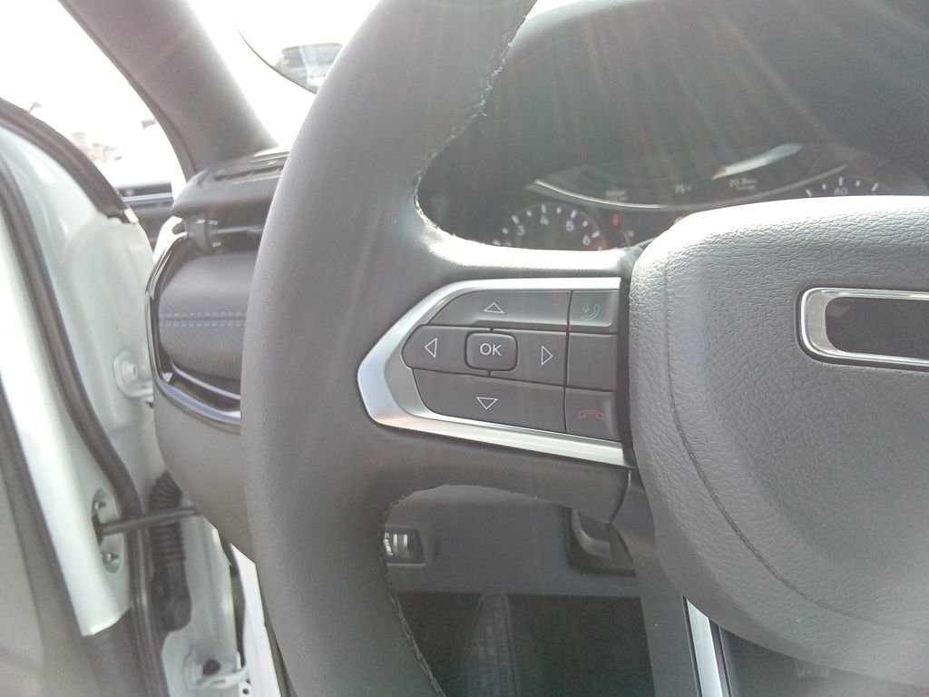 New 2026 Jeep Compass Latitude image 17