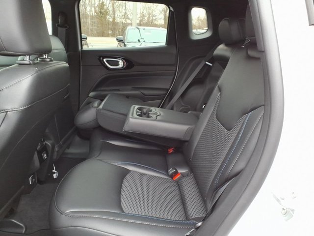 New 2026 Jeep Compass Latitude image 9