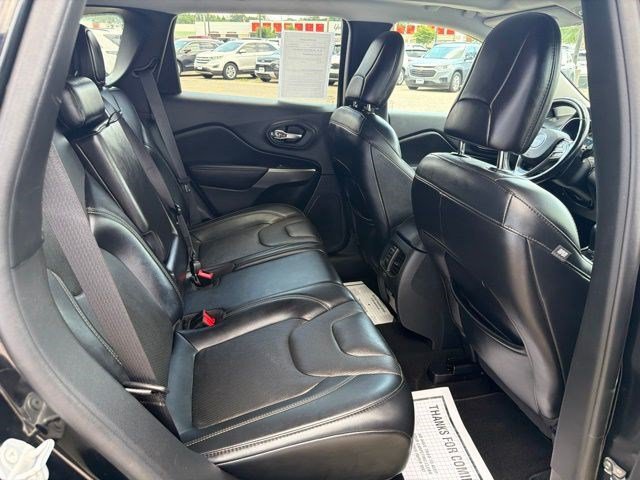 Used 2021 Jeep Cherokee Limited w/ Trailer Tow Group AWD/4WD image 19