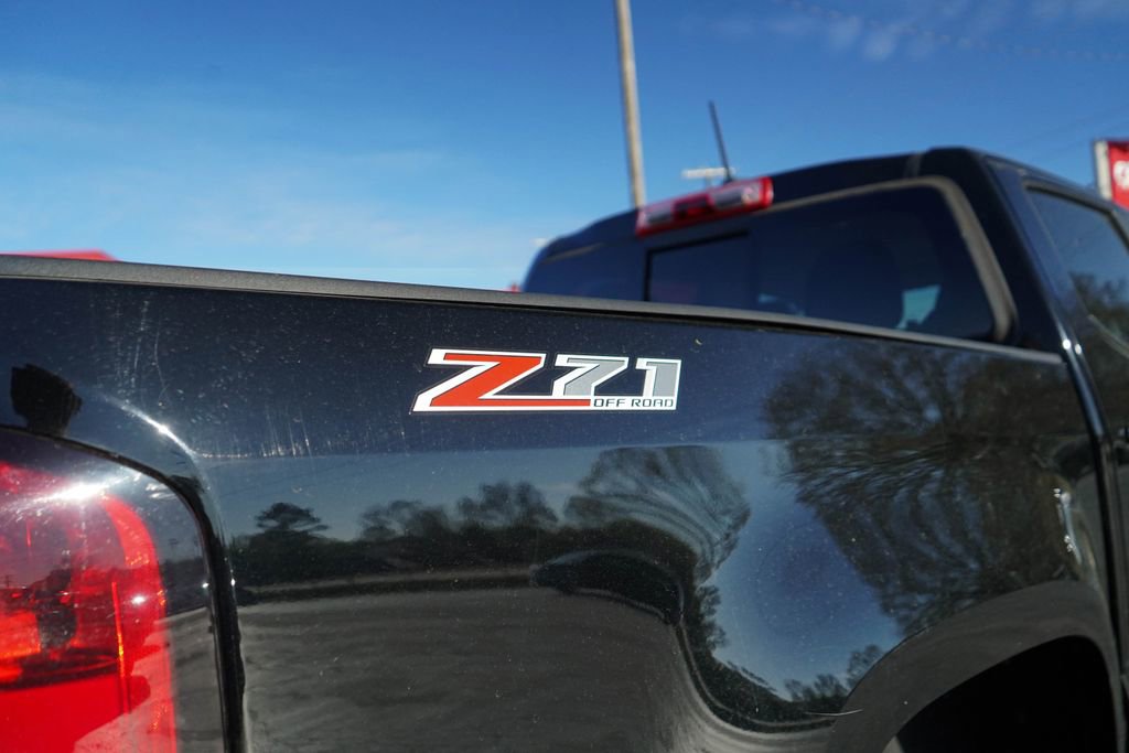 Used 2019 Chevrolet Colorado Z71 w/ Z71 Midnight Edition image 12