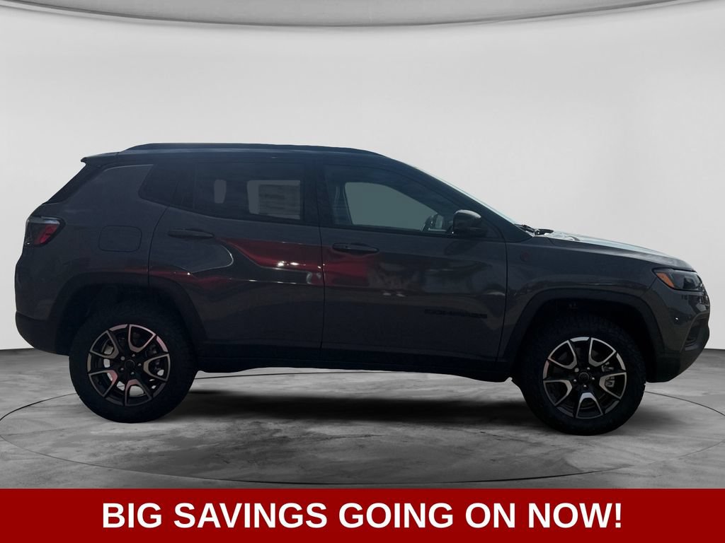 New 2026 Jeep Compass Trailhawk w/ Sun, Sound & Navigation Group AWD/4WD image 10