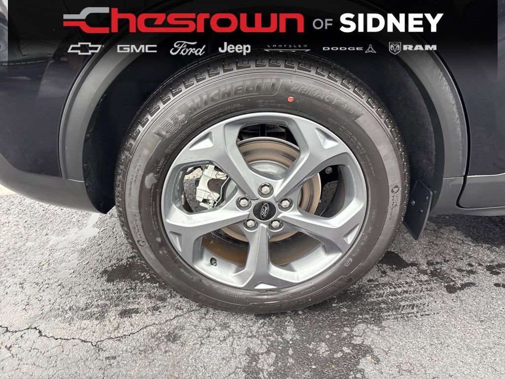 Used 2025 Ford Escape ST-Line w/ Tech Pack #1 FWD image 11